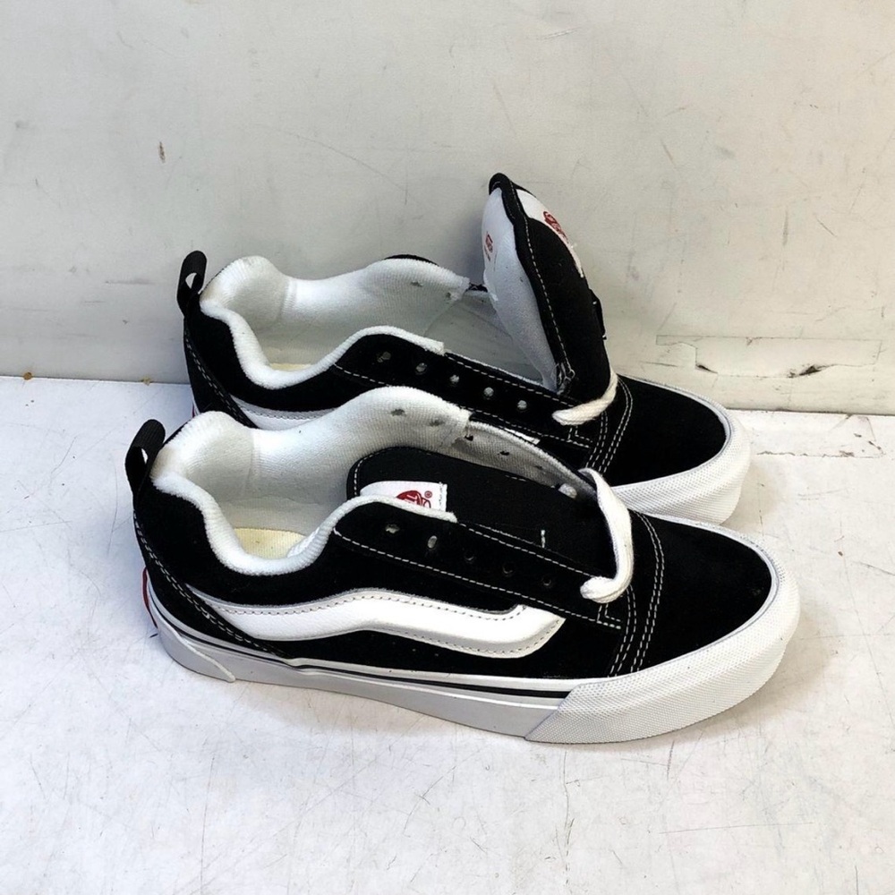 Vans Knu Skool Skate Shoe - Black / True White